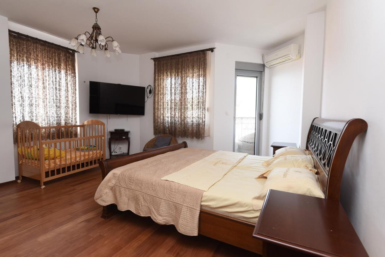 Apartamenti Enjoy Apartamento Petrovac Exterior foto
