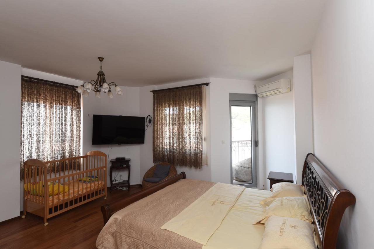Apartamenti Enjoy Apartamento Petrovac Exterior foto