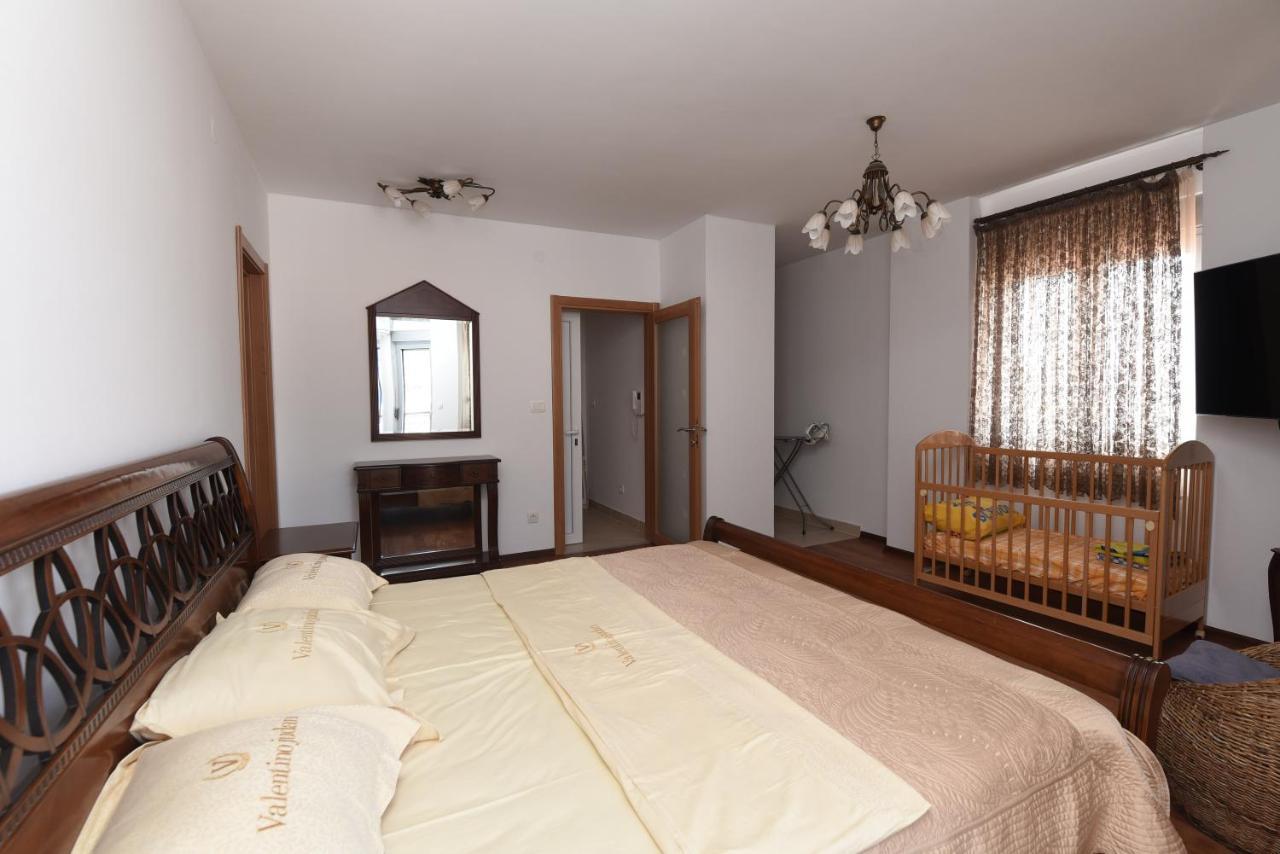 Apartamenti Enjoy Apartamento Petrovac Exterior foto